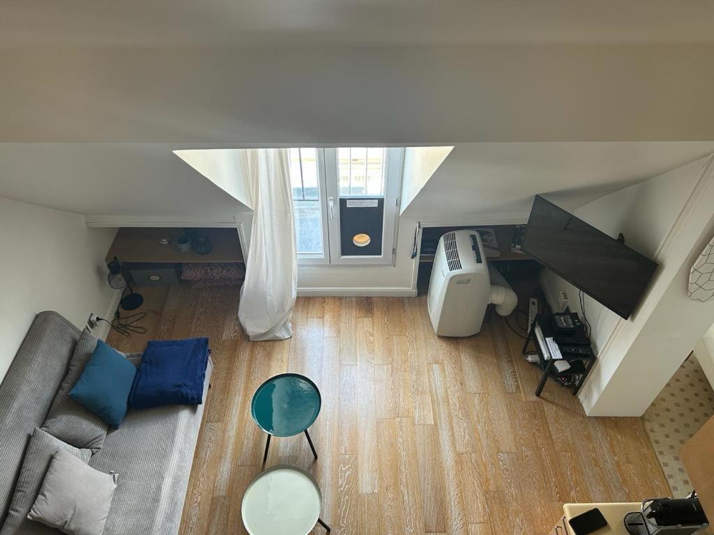Appartamento Confort Au Coeur De 8e, 5e Etage Avec Ascenseur Parigi